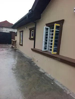 Furnished 3bdrm Apartment in Akala, Akobo for rent