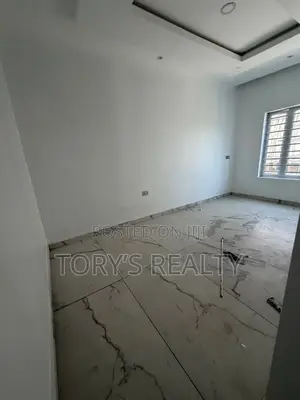 Mini Flat in Ikate for rent