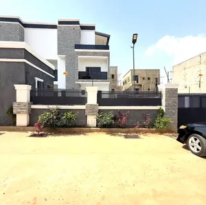 4bdrm Duplex in ( Ochaoch). Estate, Life Camp for sale