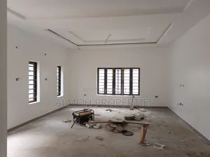 5bdrm Duplex in Sabon Lugbe for sale