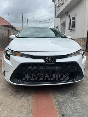 Toyota Corolla LE 2022 White