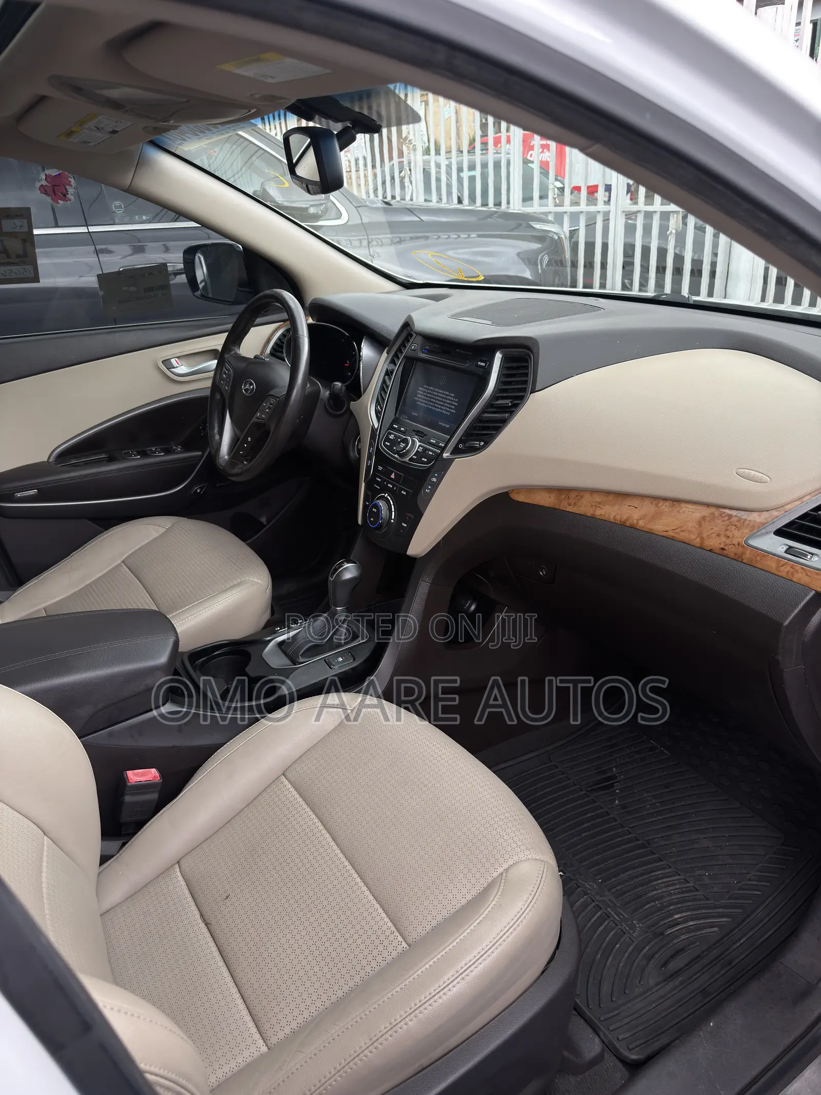 Hyundai Santa Fe 2014 White