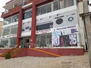 A Showroom/ Shop/Office Space