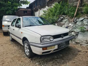 Volkswagen Golf 2002 White