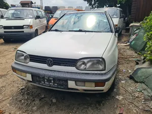 Volkswagen Golf 2002 White