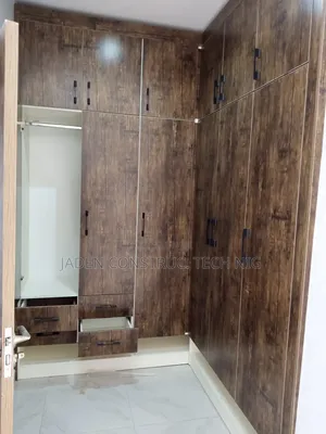 Luxury Sliding Door Wardrobe