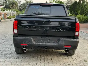Honda Ridgeline Black Edition AWD 2025 Black