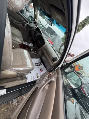 Toyota Sequoia Limited 4dr SUV (4.7L 8cyl 4A) 2004 White