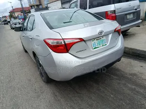 Toyota Corolla 2015 Silver