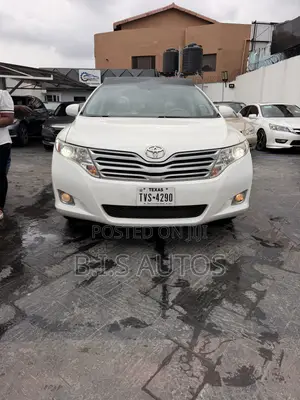 Toyota Venza XLE 2010 White
