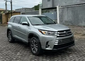 Toyota Highlander XLE 2019 Silver