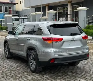 Toyota Highlander XLE 2019 Silver