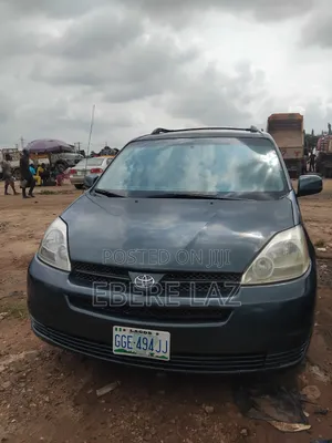 Toyota Sienna 2005 Green