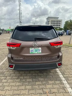 Toyota Highlander 2017 Brown