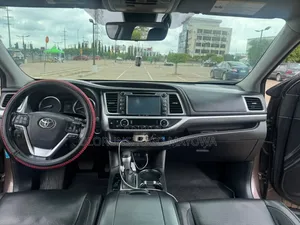 Toyota Highlander 2017 Brown