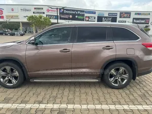 Toyota Highlander 2017 Brown