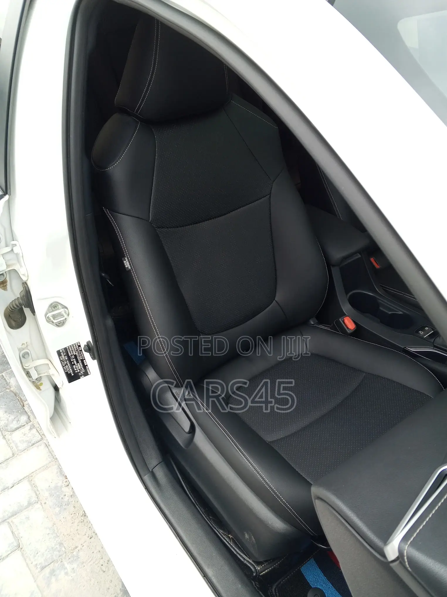 Toyota Corolla 2019 White