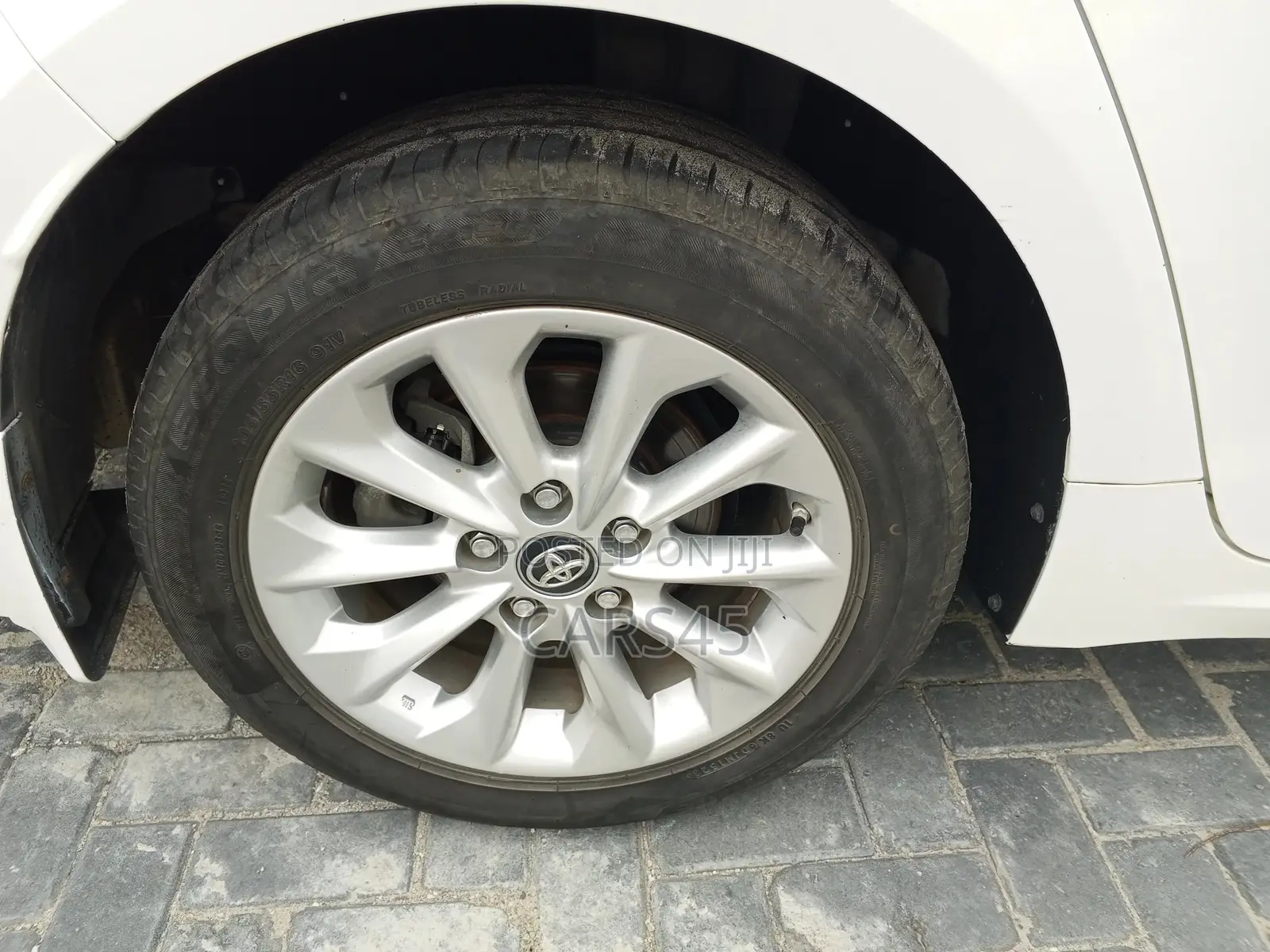 Toyota Corolla 2019 White