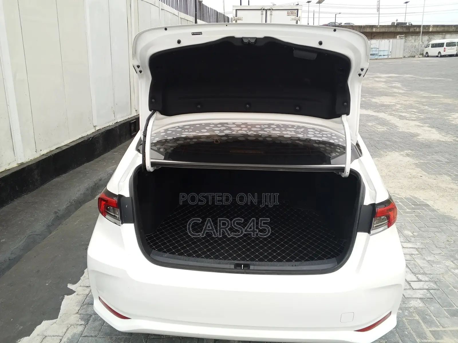 Toyota Corolla 2019 White