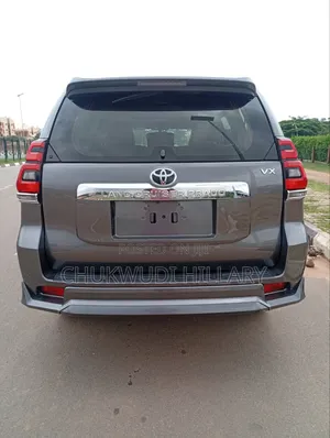 Toyota Land Cruiser Prado 2023 Gray