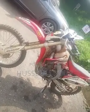 Honda 2005 Red
