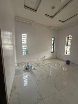 Mini Flat in Ikota Villa for rent