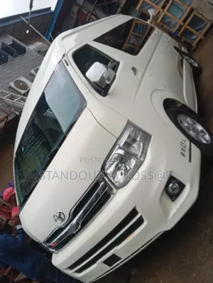 Toyota HiAce 2015 White