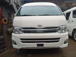 Toyota HiAce 2015 White