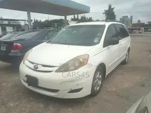 Toyota Sienna 2007 White