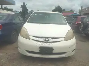 Toyota Sienna 2007 White
