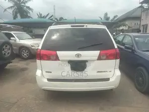 Toyota Sienna 2007 White