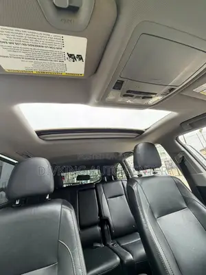 Toyota Highlander XLE 4dr SUV AWD (3.5L 6cyl 6A) 2015 Gray