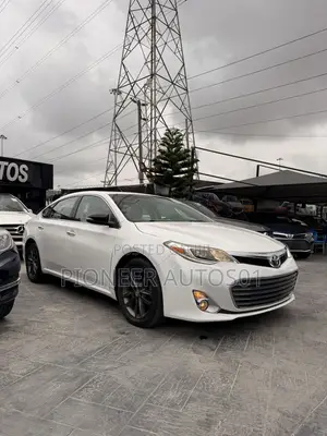 Toyota Avalon XLE 4dr Sedan (3.5L 6cyl 6A) 2014 White