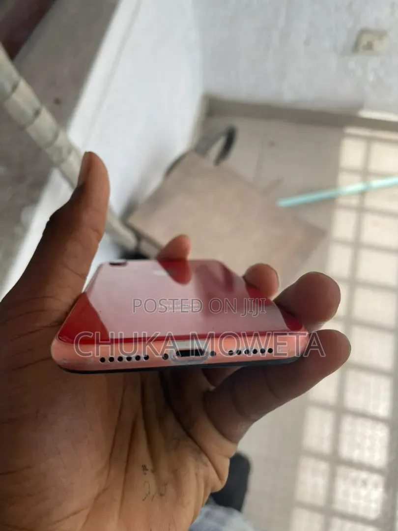 Apple iPhone XR 64 GB Red