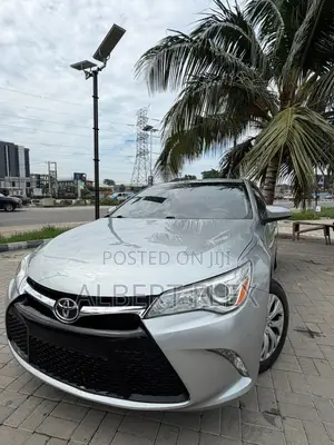 Toyota Camry 2016 Silver