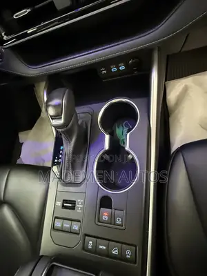 Toyota Highlander XLE AWD 2023 Red