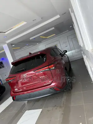 Toyota Highlander XLE AWD 2023 Red