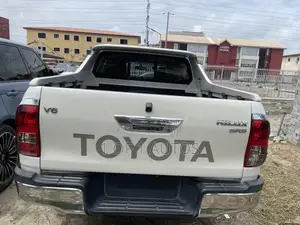 Toyota Hilux Revo Double Cab Deisel 2.4 RWD 2018 White