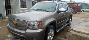 Chevrolet Avalanche 2012 Gray