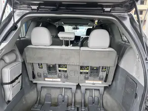 Toyota Sienna XLE 8 Passenger (3.5L 6cyl 8A) 2017 Gray