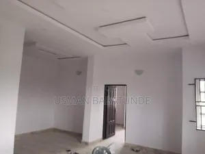 4bdrm Apartment in Usmanty, Ilorin South for rent