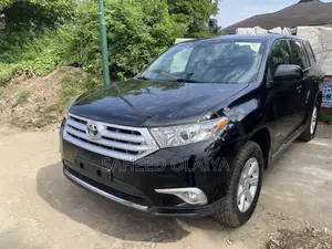 Toyota Highlander SE 2012 Black