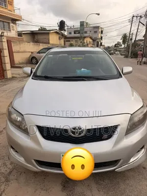 Toyota Corolla 2010 Silver