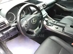 Lexus IS 300 AWD 2016