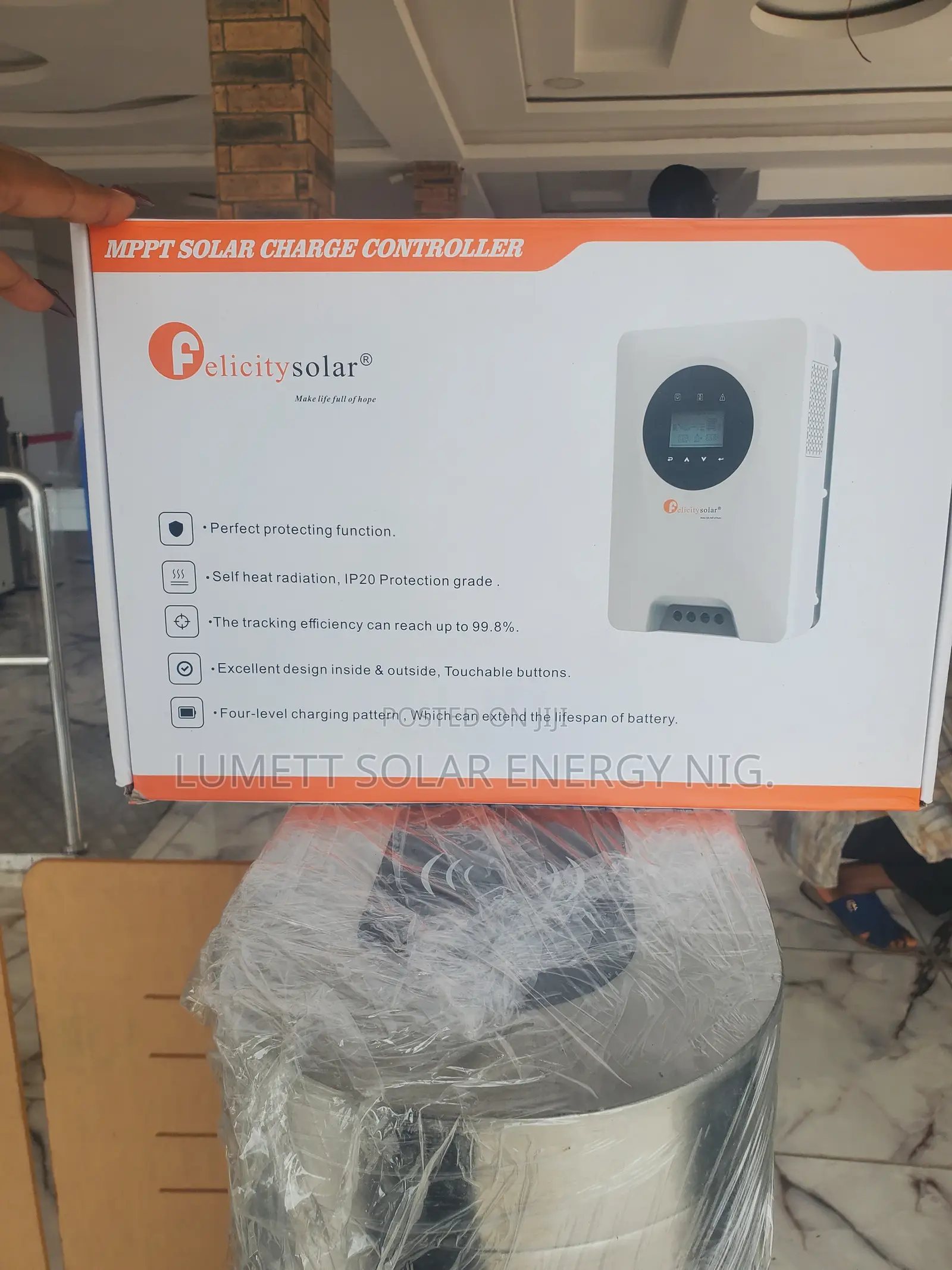 Felicity Solar SCCM10048-111 100A MPPT Controller