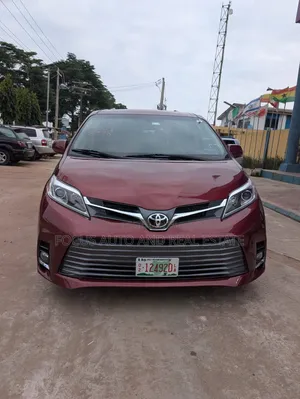 Toyota Sienna 2020 Red