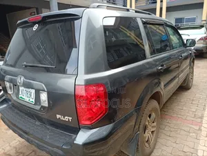 Honda Pilot 2005 Gray
