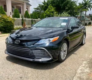 Toyota Camry XLE FWD (2.5L 4cyl 8AM) 2018 Black