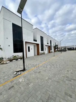 3bdrm Townhouse/Terrace in Ajah for sale