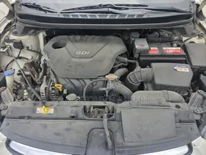 Hyundai Elantra 2010 Silver